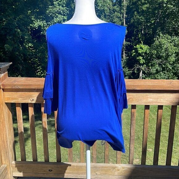 International Concepts top, blue, cold-shoulder with ruffled sleeves, large - Picture 3 of 9